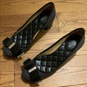 Michael Kors Kiera grey pumps with bows